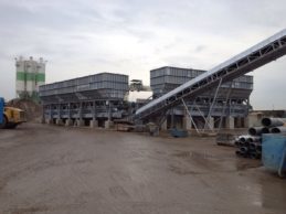 2 x Inline Aggregate Storage Hopper + Belt Conveyor