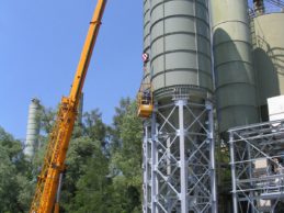 2 x Bolted Cement Silo 260 m³ 2 x Bolted Cement Silo 260 m³