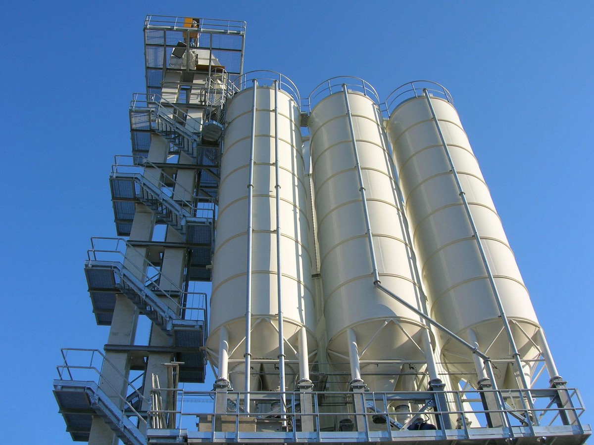 3 x Monolithic Vertical Cement Silos 50m³