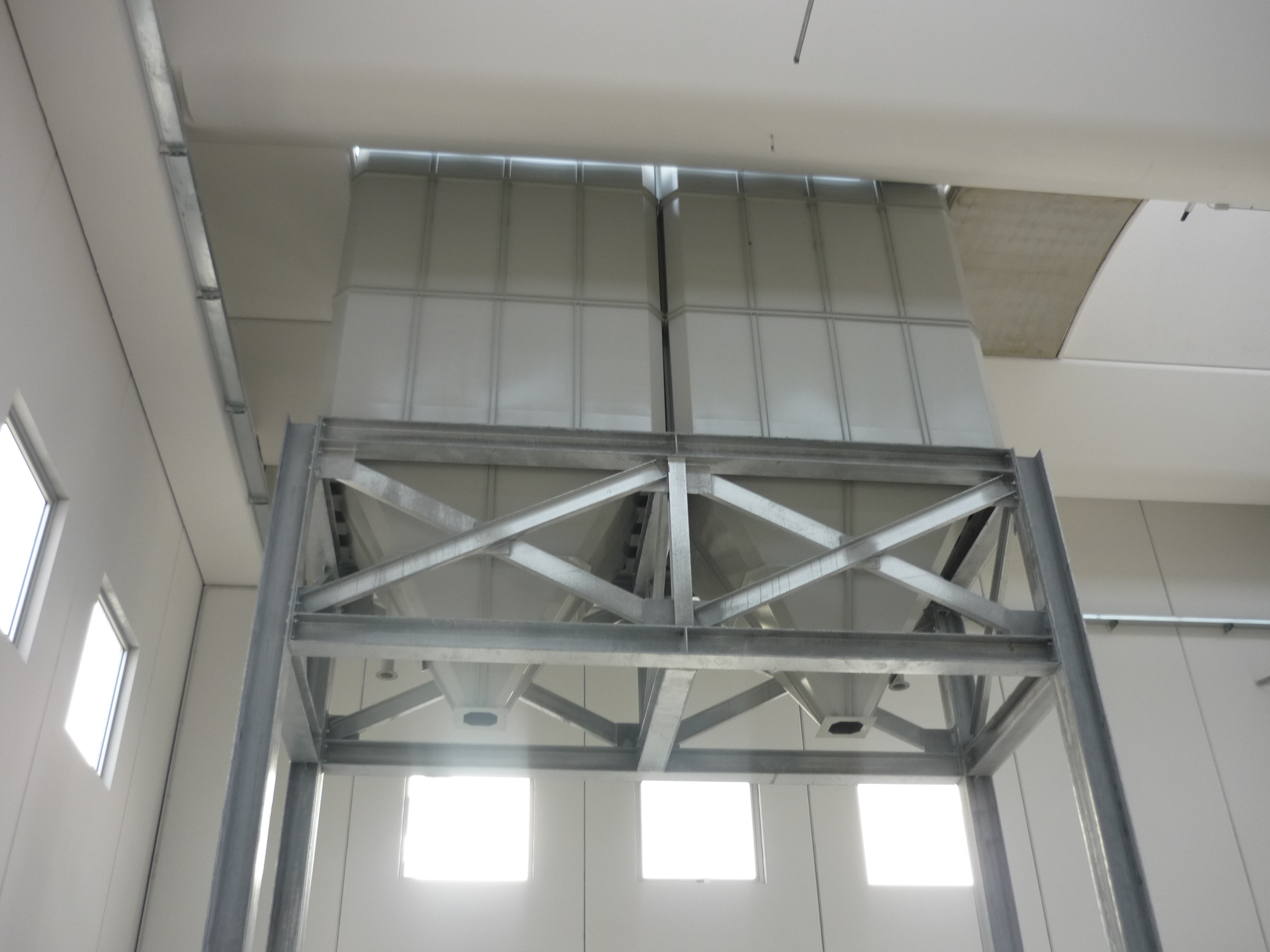 Modular cement-aggregates cement silo